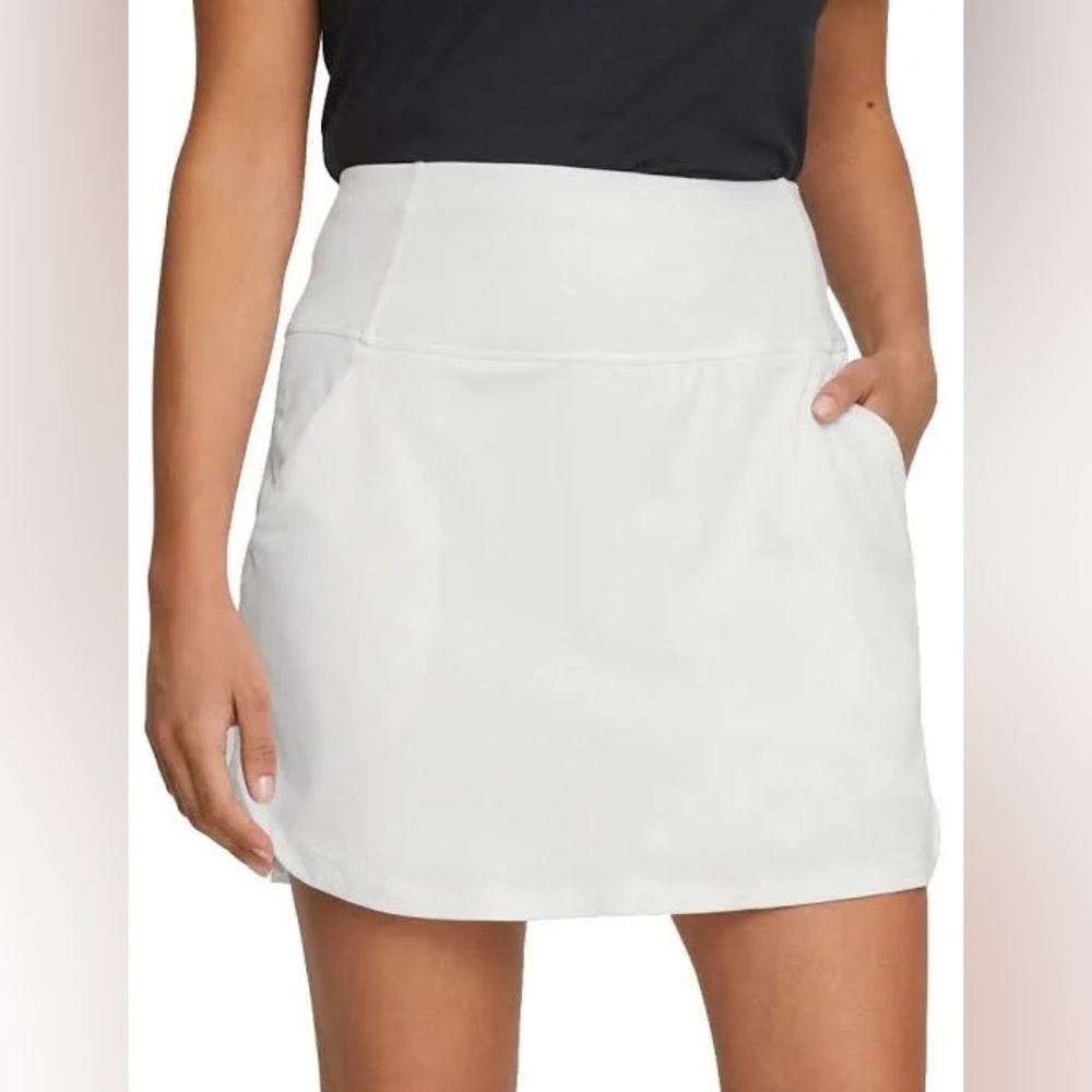 PUMA PWRMESH Women’s Golf Skort / Skirt size S in Bright White